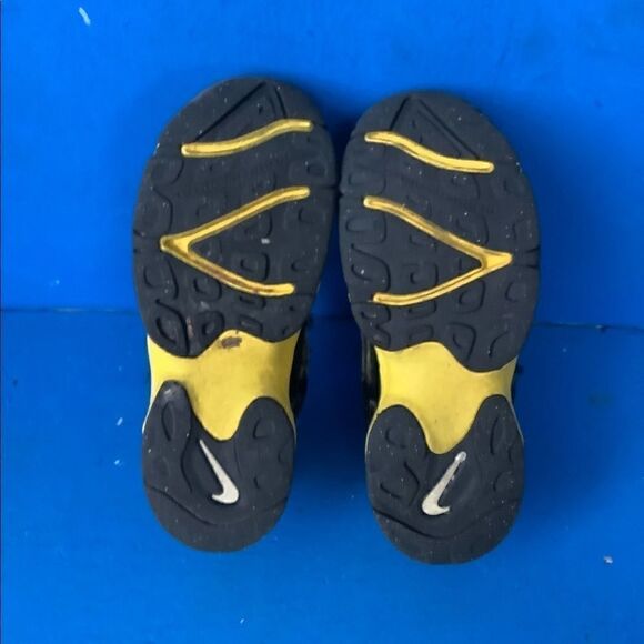 DS Nike Air Speed Turf GS YELLOW BLACK STEELERS Size 13c(17cm) 535736-071 - Picture 8 of 8